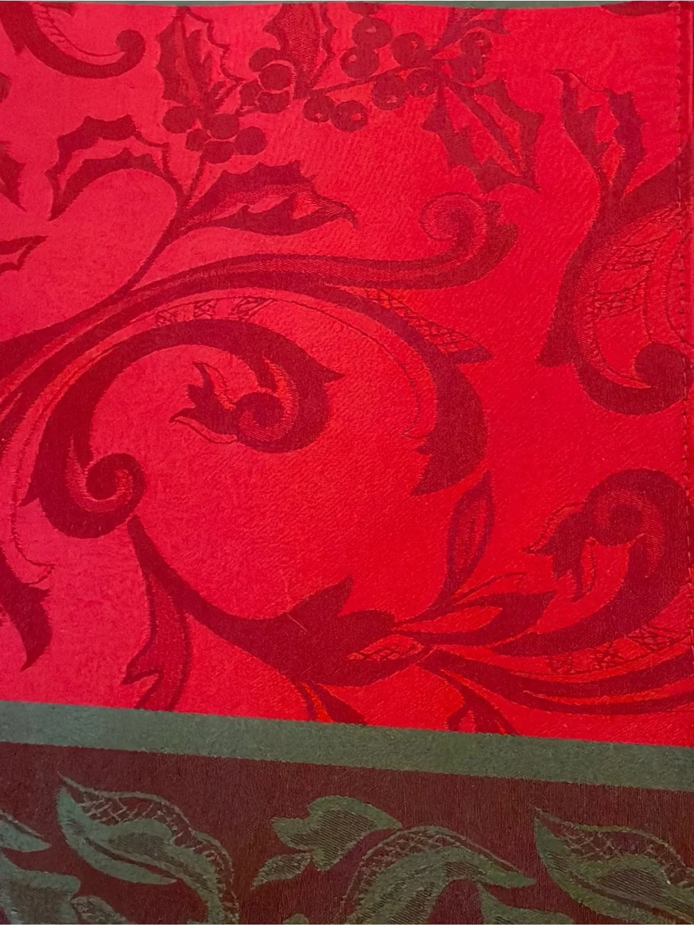 Christmas Holly & Berry set of 6 cloth placemats 19x13 in New